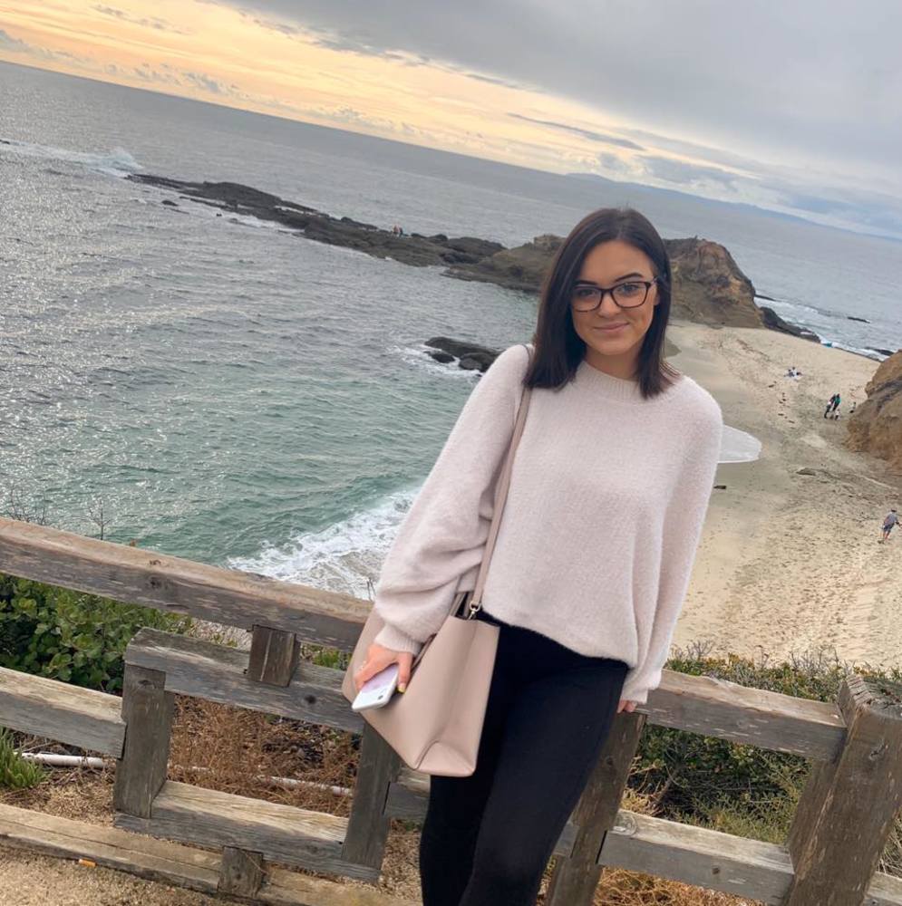 Meet your Posher, Chloe